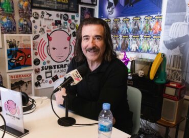 El presidente de AIE, Luis Cobos, protagoniza la nueva entrega de Simpatía por la industria musical